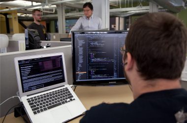 WordPress Vs Code Tay: Nên Chọn Nền Tảng Nào Để Thiết Kế Website?