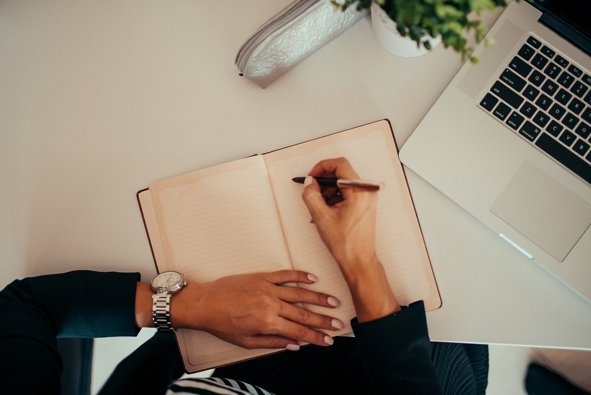 Wix Vs WordPress: Nên Chọn Nền Tảng Nào Cho Website Doanh Nghiệp Nhỏ?