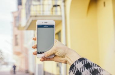 Web App Vs Mobile App: Doanh Nghiệp Nên Ưu Tiên Đầu Tư Cái Nào?