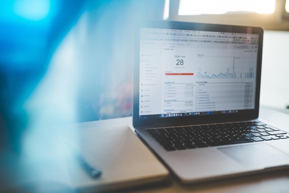 SEO vs Google Ads nên đầu tư đâu trước minh hoạ